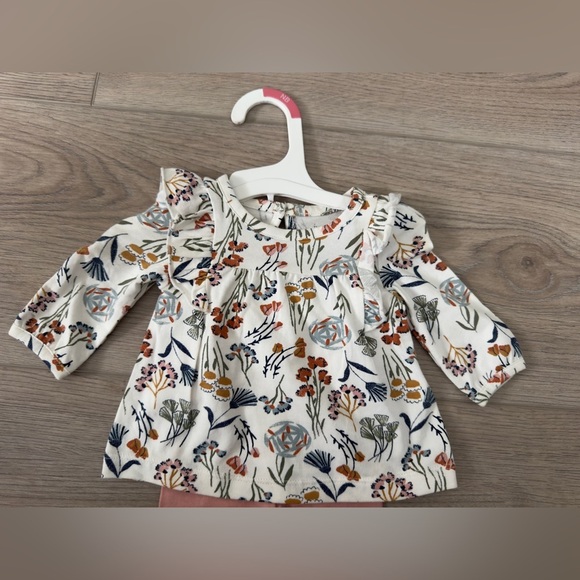 Carter’s Floral Baby Outfit - Picture 2 of 5